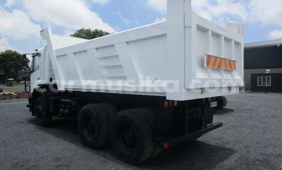 Acheter Occasion Utilitaire Mercedes‒Benz 2628 Blanc à Beitbridge, Matabeleland South Acheter Occasion Utilitaire Mercedes‒Benz 2628 Blanc à Beitbridge, Matabeleland South