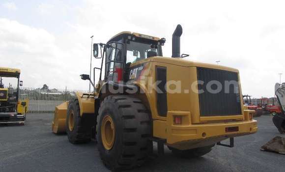 Buy Used Caterpillar 120 Beige Truck in Beitbridge in Matabeleland South Buy Used Caterpillar 120 Beige Truck in Beitbridge in Matabeleland South