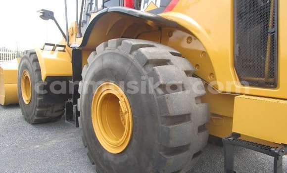 Buy Used Caterpillar 120 Beige Truck in Beitbridge in Matabeleland South Buy Used Caterpillar 120 Beige Truck in Beitbridge in Matabeleland South