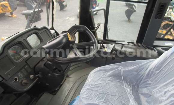 Buy Used Caterpillar 120 Beige Truck in Beitbridge in Matabeleland South Buy Used Caterpillar 120 Beige Truck in Beitbridge in Matabeleland South