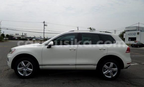Buy Used Volkswagen Touareg White Car in Chitungwiza in Harare Buy Used Volkswagen Touareg White Car in Chitungwiza in Harare