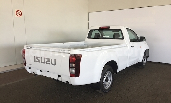 Tenga Tsaru Isuzu KB Chena Mota in Beitbridge in Matabeleland South Tenga Tsaru Isuzu KB Chena Mota in Beitbridge in Matabeleland South