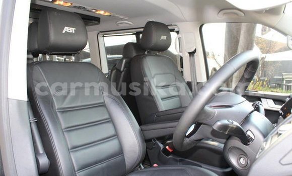 Buy Used Volkswagen Caravelle Silver Car in Beitbridge in Matabeleland South Buy Used Volkswagen Caravelle Silver Car in Beitbridge in Matabeleland South