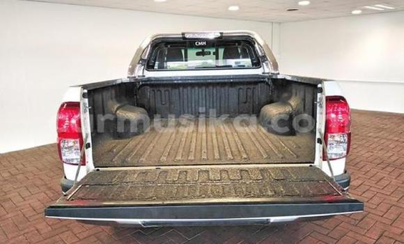 Nunua Ilio tumika Toyota Hilux Nyeupe Gari ndani ya Beitbridge nchini Matabeleland Kusini Nunua Ilio tumika Toyota Hilux Nyeupe Gari ndani ya Beitbridge nchini Matabeleland Kusini