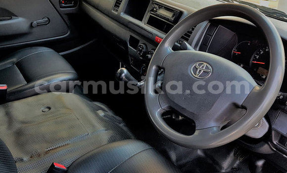 Acheter Occasion Voiture Toyota Hiace Blanc à Beitbridge, Matabeleland South Acheter Occasion Voiture Toyota Hiace Blanc à Beitbridge, Matabeleland South