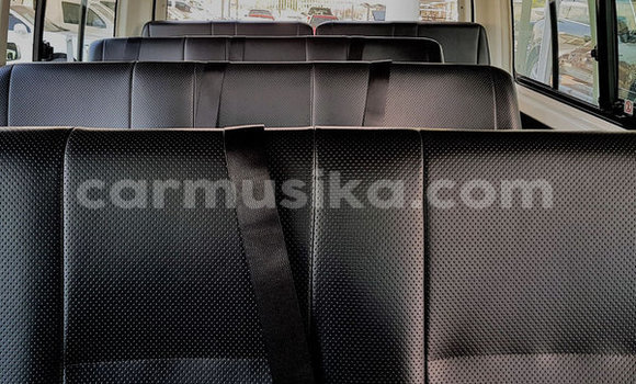 Acheter Occasion Voiture Toyota Hiace Blanc à Beitbridge, Matabeleland South Acheter Occasion Voiture Toyota Hiace Blanc à Beitbridge, Matabeleland South