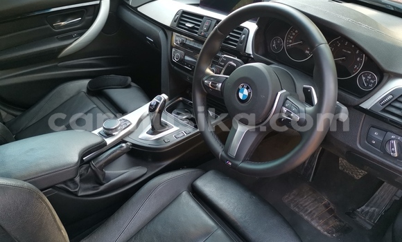 Acheter Occasion Voiture BMW 321 Rouge à Beitbridge, Matabeleland South Acheter Occasion Voiture BMW 321 Rouge à Beitbridge, Matabeleland South