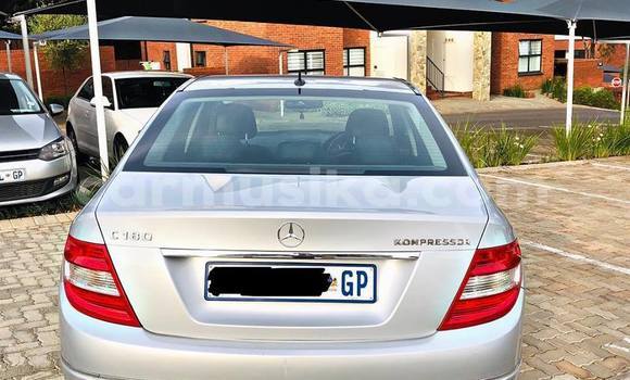 Tenga Tsaru Mercedes‒Benz C–Class Sirivha Mota in Harare in Harare Tenga Tsaru Mercedes‒Benz C–Class Sirivha Mota in Harare in Harare