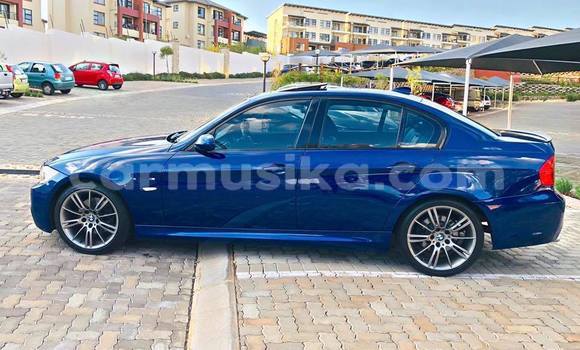 Tenga Tsaru BMW 3–Series Bhuruu Mota in Beitbridge in Matabeleland South Tenga Tsaru BMW 3–Series Bhuruu Mota in Beitbridge in Matabeleland South