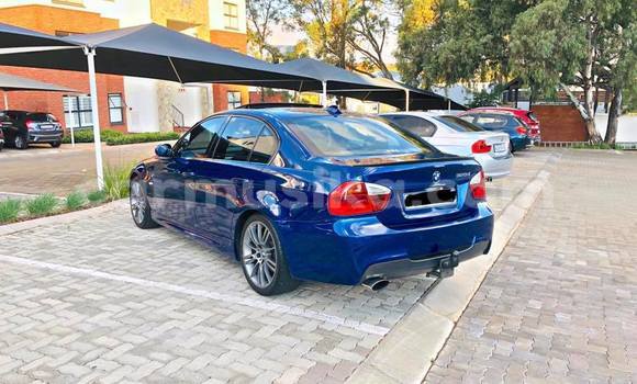 Tenga Tsaru BMW 3–Series Bhuruu Mota in Beitbridge in Matabeleland South Tenga Tsaru BMW 3–Series Bhuruu Mota in Beitbridge in Matabeleland South