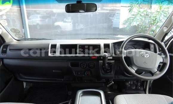 Acheter Occasion Voiture Toyota 4Runner Blanc à Beitbridge, Matabeleland South Acheter Occasion Voiture Toyota 4Runner Blanc à Beitbridge, Matabeleland South