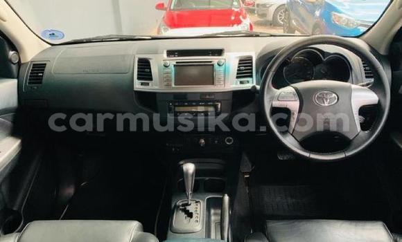 Tenga Tsaru Toyota Hilux Chena Mota in Avondale in Harare Tenga Tsaru Toyota Hilux Chena Mota in Avondale in Harare