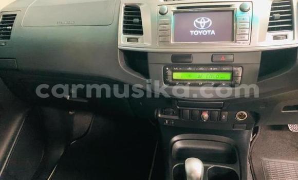 Tenga Tsaru Toyota Hilux Chena Mota in Avondale in Harare Tenga Tsaru Toyota Hilux Chena Mota in Avondale in Harare