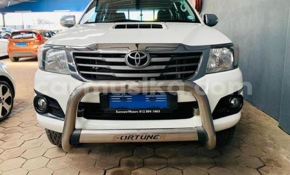 Tenga Tsaru Toyota Hilux Chena Mota in Avondale in Harare Tenga Tsaru Toyota Hilux Chena Mota in Avondale in Harare