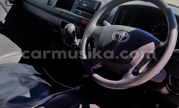 Tenga Tsaru Toyota Hiace Chena Mota in Beitbridge in Matabeleland South Tenga Tsaru Toyota Hiace Chena Mota in Beitbridge in Matabeleland South