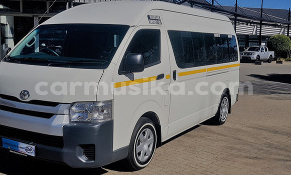 Tenga Tsaru Toyota Hiace Chena Mota in Beitbridge in Matabeleland South Tenga Tsaru Toyota Hiace Chena Mota in Beitbridge in Matabeleland South
