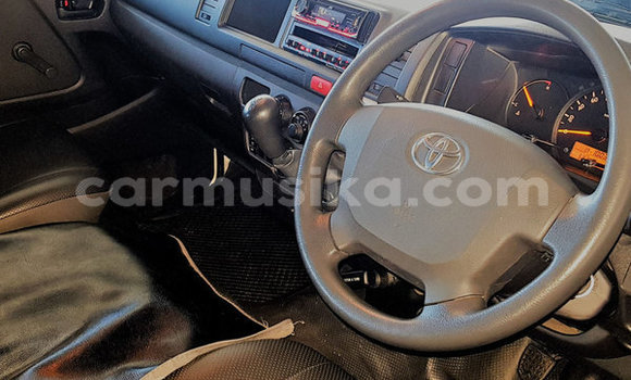 Tenga Tsaru Toyota Hiace Chena Mota in Beitbridge in Matabeleland South Tenga Tsaru Toyota Hiace Chena Mota in Beitbridge in Matabeleland South