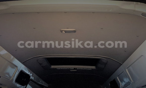 Tenga Tsaru Toyota Hiace Chena Mota in Beitbridge in Matabeleland South Tenga Tsaru Toyota Hiace Chena Mota in Beitbridge in Matabeleland South