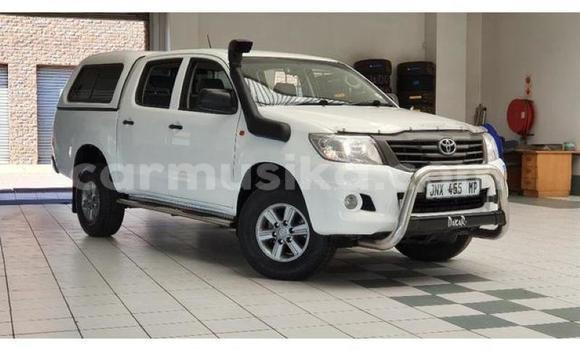 Tenga Tsaru Toyota Hilux Chena Mota in Harare in Harare Tenga Tsaru Toyota Hilux Chena Mota in Harare in Harare