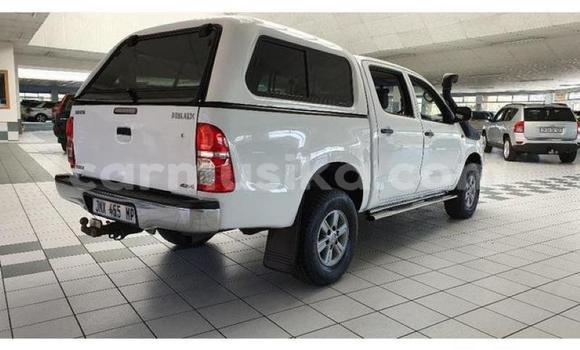 Tenga Tsaru Toyota Hilux Chena Mota in Harare in Harare Tenga Tsaru Toyota Hilux Chena Mota in Harare in Harare