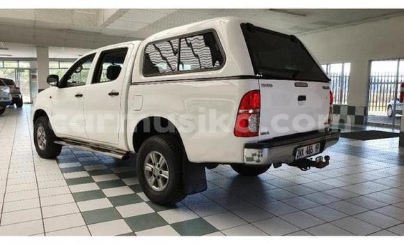 Tenga Tsaru Toyota Hilux Chena Mota in Harare in Harare Tenga Tsaru Toyota Hilux Chena Mota in Harare in Harare