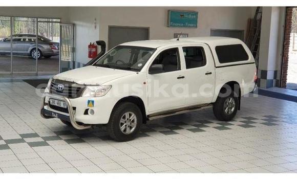Tenga Tsaru Toyota Hilux Chena Mota in Harare in Harare Tenga Tsaru Toyota Hilux Chena Mota in Harare in Harare