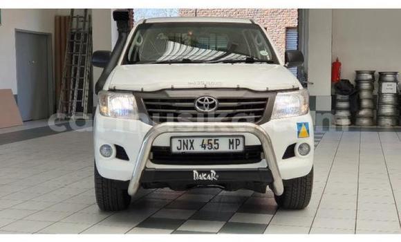 Tenga Tsaru Toyota Hilux Chena Mota in Harare in Harare Tenga Tsaru Toyota Hilux Chena Mota in Harare in Harare