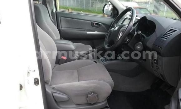 Tenga Tsaru Toyota Hilux Chena Mota in Beitbridge in Matabeleland South Tenga Tsaru Toyota Hilux Chena Mota in Beitbridge in Matabeleland South