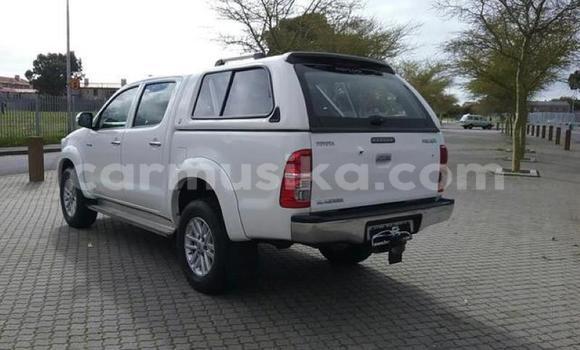 Tenga Tsaru Toyota Hilux Chena Mota in Beitbridge in Matabeleland South Tenga Tsaru Toyota Hilux Chena Mota in Beitbridge in Matabeleland South