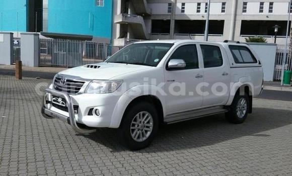 Tenga Tsaru Toyota Hilux Chena Mota in Beitbridge in Matabeleland South Tenga Tsaru Toyota Hilux Chena Mota in Beitbridge in Matabeleland South