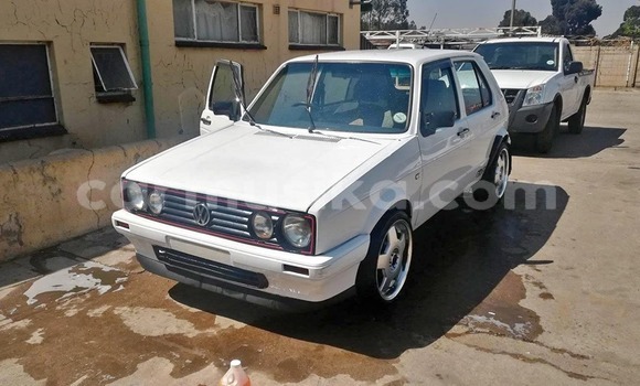 Buy Used Volkswagen Golf White Car in Beitbridge in Matabeleland South Buy Used Volkswagen Golf White Car in Beitbridge in Matabeleland South