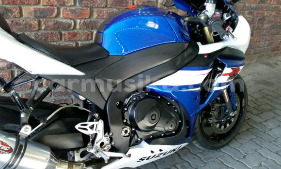 Acheter Occasion Voiture Suzuki APV Bleu à Beitbridge, Matabeleland South Acheter Occasion Voiture Suzuki APV Bleu à Beitbridge, Matabeleland South