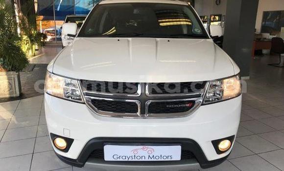 Acheter Occasion Voiture Dodge Coronet Blanc à Beitbridge, Matabeleland South Acheter Occasion Voiture Dodge Coronet Blanc à Beitbridge, Matabeleland South