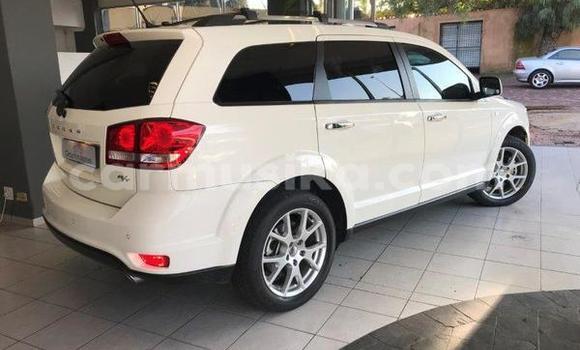 Acheter Occasion Voiture Dodge Coronet Blanc à Beitbridge, Matabeleland South Acheter Occasion Voiture Dodge Coronet Blanc à Beitbridge, Matabeleland South