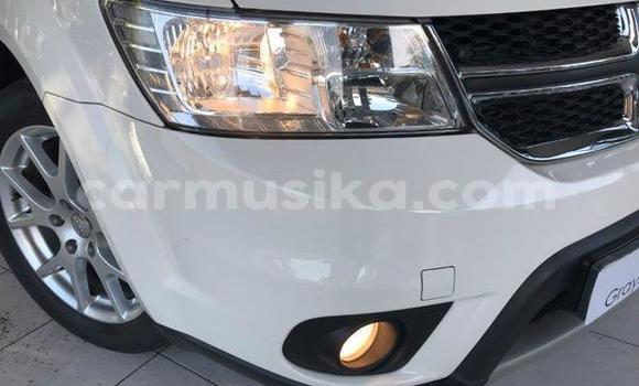 Acheter Occasion Voiture Dodge Coronet Blanc à Beitbridge, Matabeleland South Acheter Occasion Voiture Dodge Coronet Blanc à Beitbridge, Matabeleland South