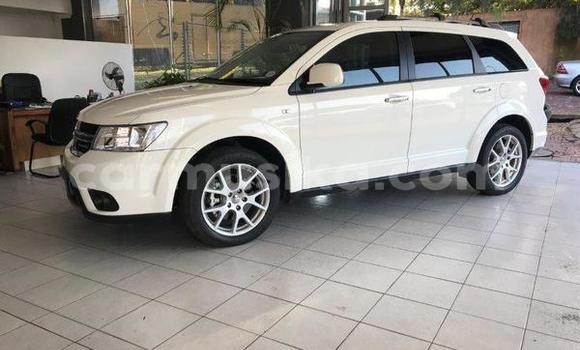 Acheter Occasion Voiture Dodge Coronet Blanc à Beitbridge, Matabeleland South Acheter Occasion Voiture Dodge Coronet Blanc à Beitbridge, Matabeleland South