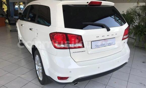 Acheter Occasion Voiture Dodge Coronet Blanc à Beitbridge, Matabeleland South Acheter Occasion Voiture Dodge Coronet Blanc à Beitbridge, Matabeleland South