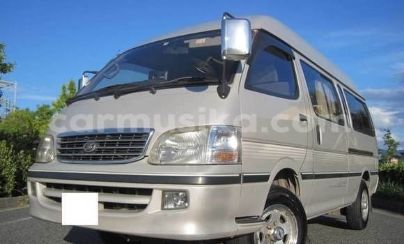 Buy Used Toyota Grand HiAce Brown Car in Beitbridge in Matabeleland South Buy Used Toyota Grand HiAce Brown Car in Beitbridge in Matabeleland South