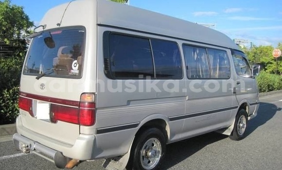 Buy Used Toyota Grand HiAce Brown Car in Beitbridge in Matabeleland South Buy Used Toyota Grand HiAce Brown Car in Beitbridge in Matabeleland South