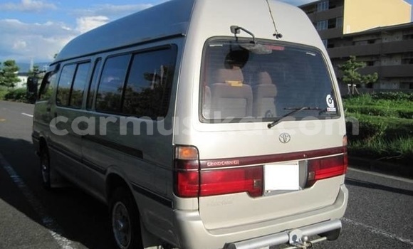 Buy Used Toyota Grand HiAce Brown Car in Beitbridge in Matabeleland South Buy Used Toyota Grand HiAce Brown Car in Beitbridge in Matabeleland South