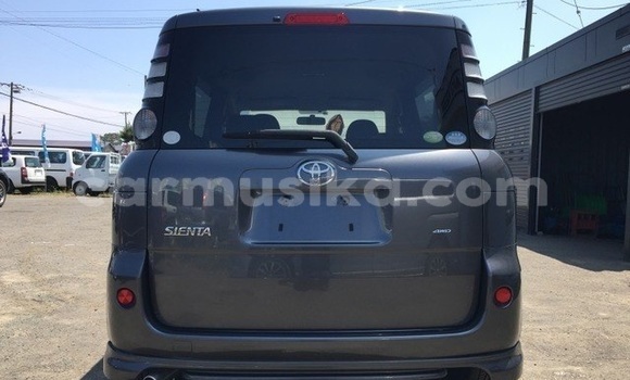 Tenga Tsaru Toyota Sienta Sirivha Mota in Beitbridge in Matabeleland South Tenga Tsaru Toyota Sienta Sirivha Mota in Beitbridge in Matabeleland South