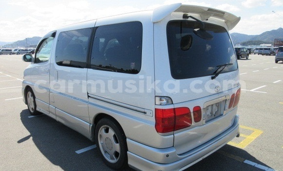Buy Used Toyota Granvia Silver Car in Beitbridge in Matabeleland South Buy Used Toyota Granvia Silver Car in Beitbridge in Matabeleland South