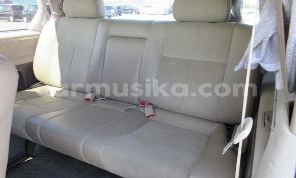 Buy Used Toyota Granvia Silver Car in Beitbridge in Matabeleland South Buy Used Toyota Granvia Silver Car in Beitbridge in Matabeleland South