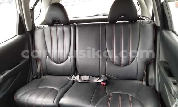 Acheter Occasion Voiture Honda Fit Blanc à Beitbridge, Matabeleland South Acheter Occasion Voiture Honda Fit Blanc à Beitbridge, Matabeleland South