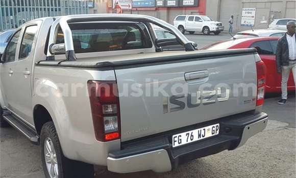Buy Used Isuzu KB Silver Car in Beitbridge in Matabeleland South Buy Used Isuzu KB Silver Car in Beitbridge in Matabeleland South