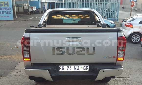 Buy Used Isuzu KB Silver Car in Beitbridge in Matabeleland South Buy Used Isuzu KB Silver Car in Beitbridge in Matabeleland South