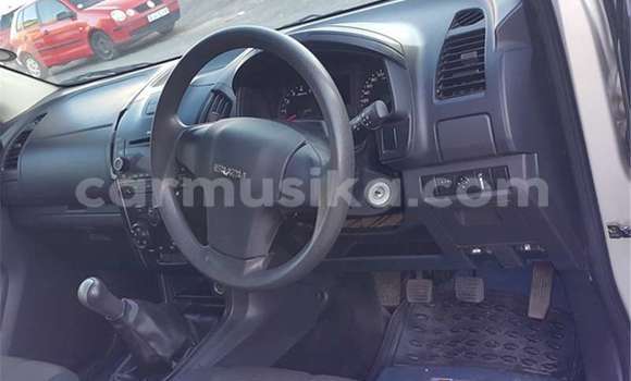 Buy Used Isuzu KB Silver Car in Beitbridge in Matabeleland South Buy Used Isuzu KB Silver Car in Beitbridge in Matabeleland South