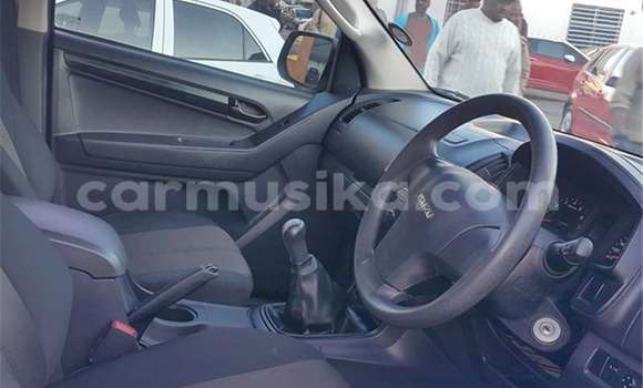 Buy Used Isuzu KB Silver Car in Beitbridge in Matabeleland South Buy Used Isuzu KB Silver Car in Beitbridge in Matabeleland South