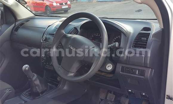 Buy Used Isuzu KB Silver Car in Beitbridge in Matabeleland South Buy Used Isuzu KB Silver Car in Beitbridge in Matabeleland South