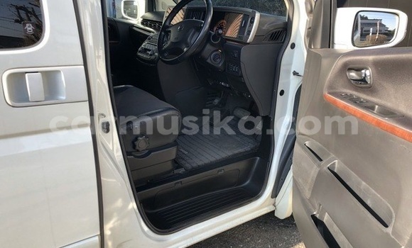 Acheter Occasion Voiture Nissan Elgrand Blanc à Beitbridge, Matabeleland South Acheter Occasion Voiture Nissan Elgrand Blanc à Beitbridge, Matabeleland South